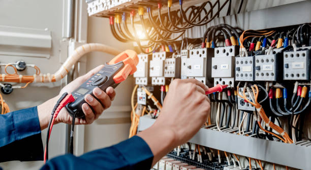 Best Emergency Electrical Repair  in Lynnwood, WA